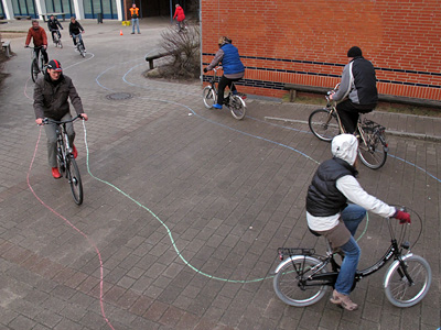 praktische Übungen in der Turnhalle